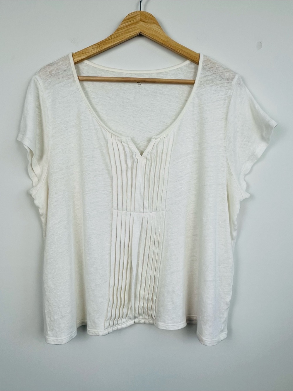 Garnet Hill ivory 100% organic linen boxy pleat detail top, large.